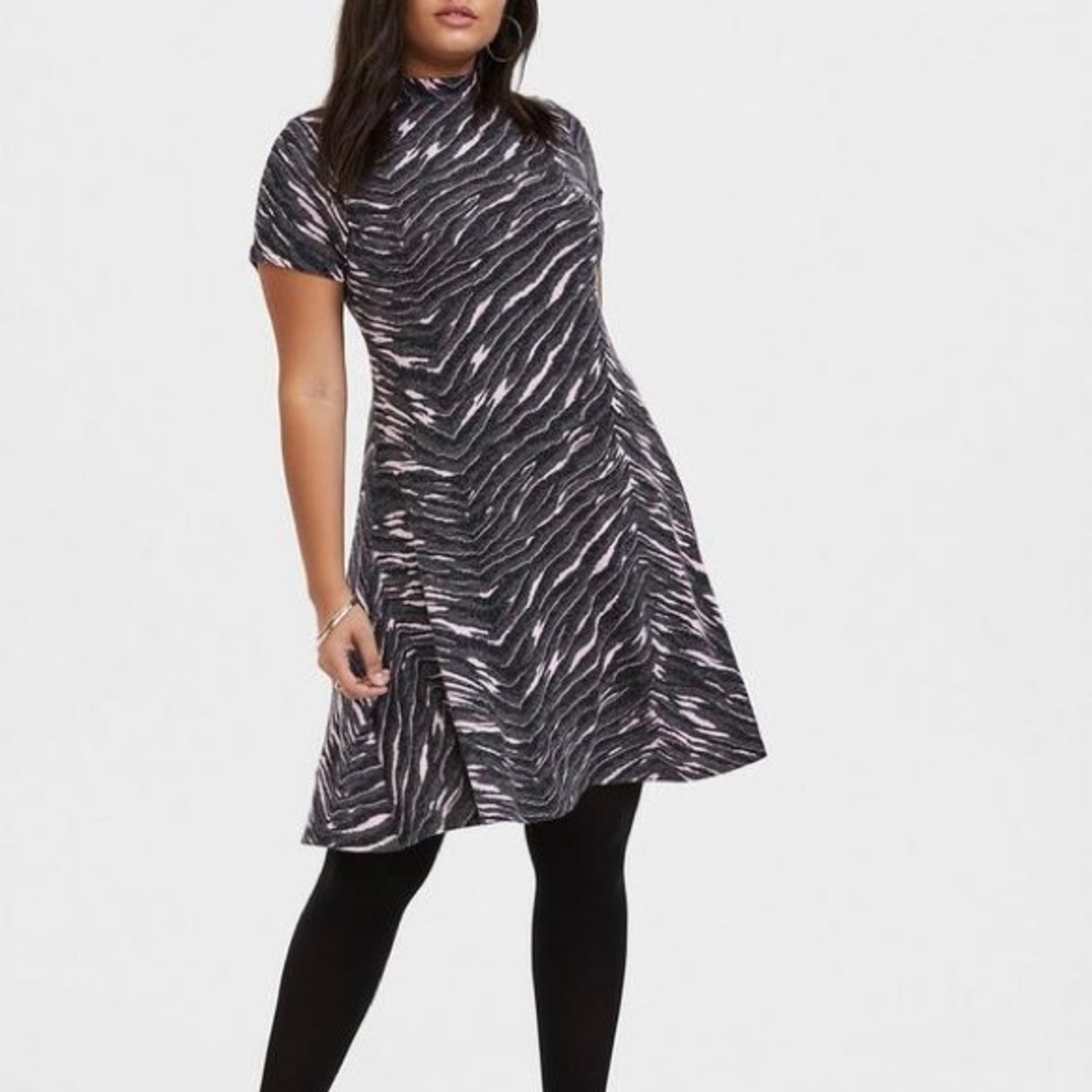 Torrid Dark Grey & Pink Zebra Hacci Mock Neck Trapeze Dress, Size 1X
